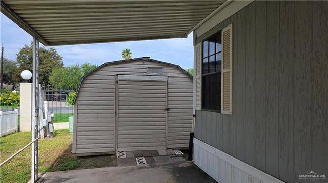 2400 Bobolink W Circle, Palmview, TX 78572