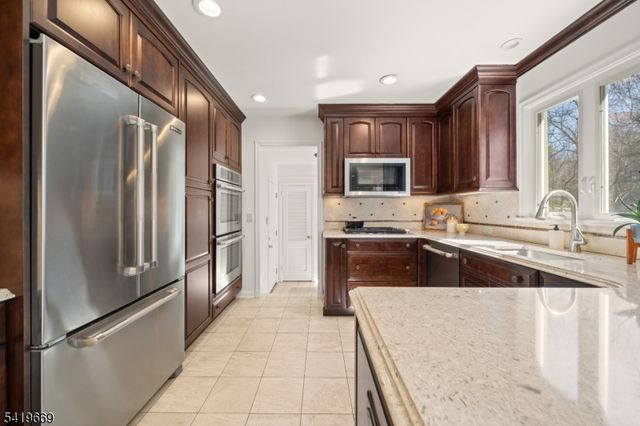 368 Central Ave, North Caldwell Boro, NJ 07006