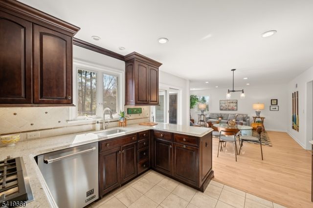 368 Central Ave, North Caldwell Boro, NJ 07006