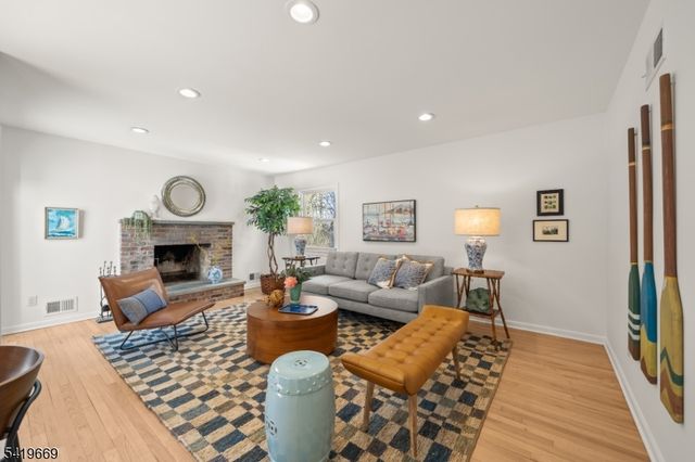 368 Central Ave, North Caldwell Boro, NJ 07006