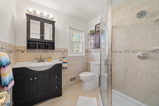 368 Central Ave, North Caldwell Boro, NJ 07006