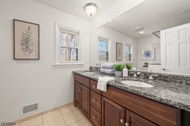 368 Central Ave, North Caldwell Boro, NJ 07006