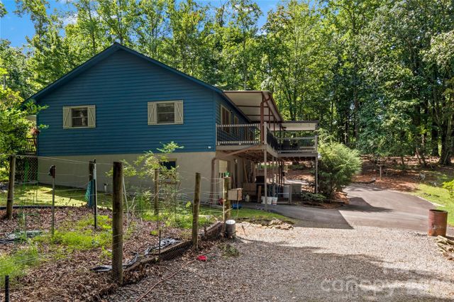 1502 Greenstreet Drive, Traphill, NC 28685