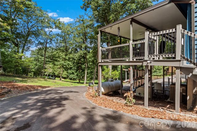 1502 Greenstreet Drive, Traphill, NC 28685