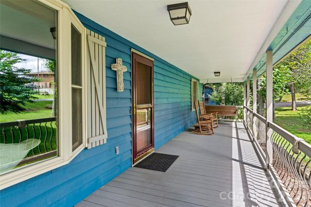 1502 Greenstreet Drive, Traphill, NC 28685