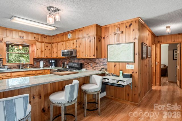 1502 Greenstreet Drive, Traphill, NC 28685