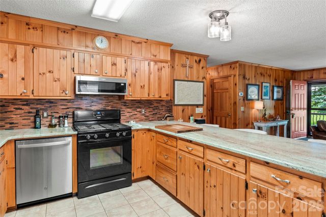 1502 Greenstreet Drive, Traphill, NC 28685