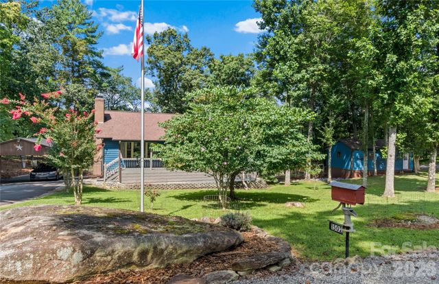 1502 Greenstreet Drive, Traphill, NC 28685