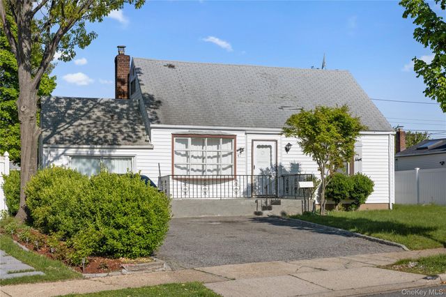 47 Cardinal Road, Levittown, NY 11756