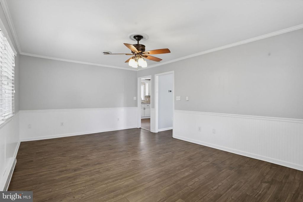 Image 10 of property listing at 103 WHAYLAND DR, Hebron, MD 21830