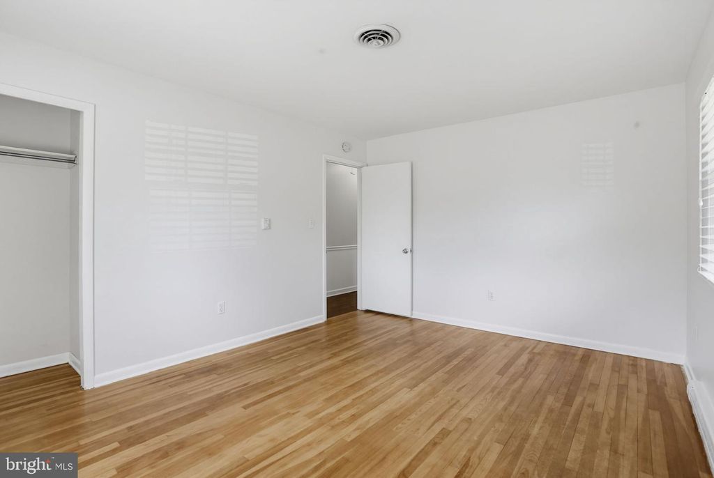 Image 14 of property listing at 103 WHAYLAND DR, Hebron, MD 21830