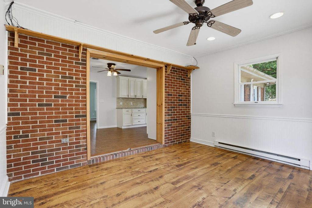 Image 17 of property listing at 103 WHAYLAND DR, Hebron, MD 21830