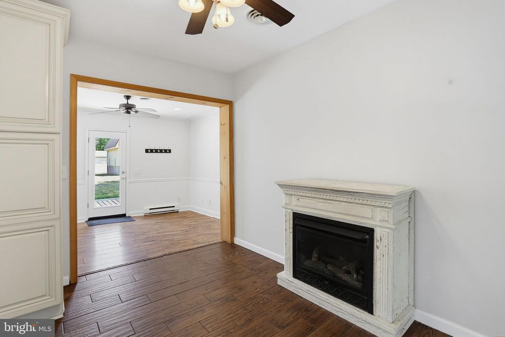 Image 19 of property listing at 103 WHAYLAND DR, Hebron, MD 21830