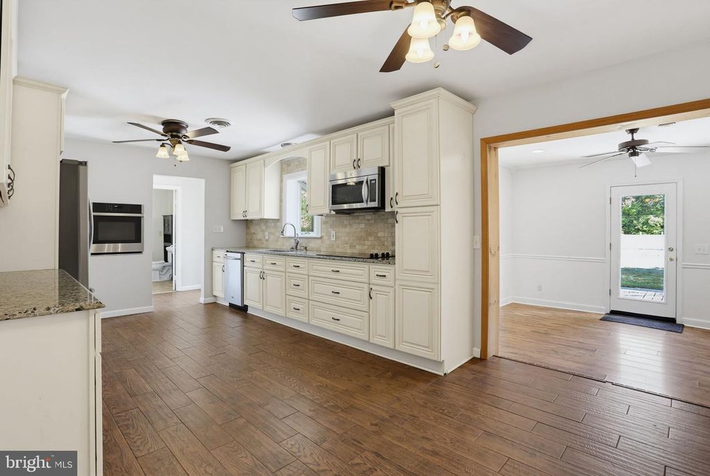 Image 20 of property listing at 103 WHAYLAND DR, Hebron, MD 21830