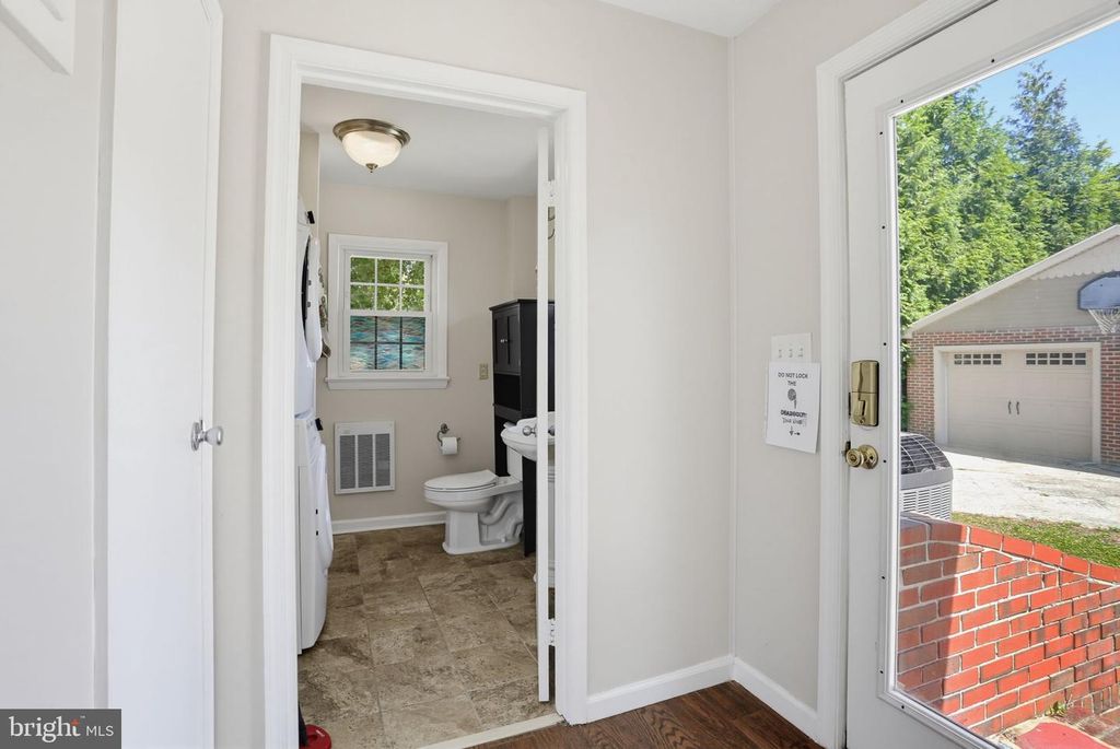 Image 22 of property listing at 103 WHAYLAND DR, Hebron, MD 21830