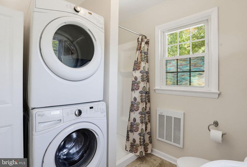 Image 23 of property listing at 103 WHAYLAND DR, Hebron, MD 21830