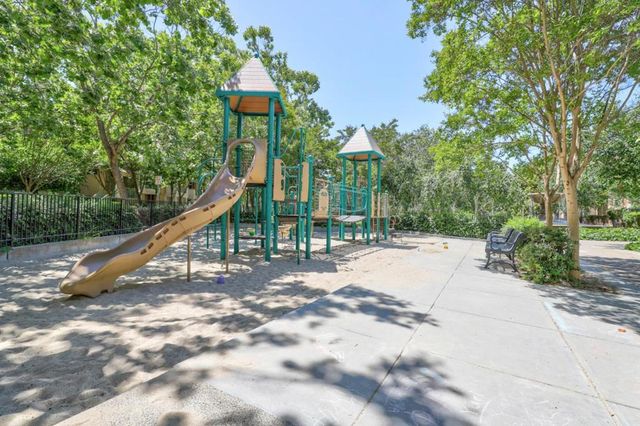 355 Snyder Lane, Mountain View, CA 94043
