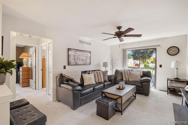 41600 Janet Drive, Clinton Township, MI 48038