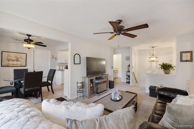 41600 Janet Drive, Clinton Township, MI 48038