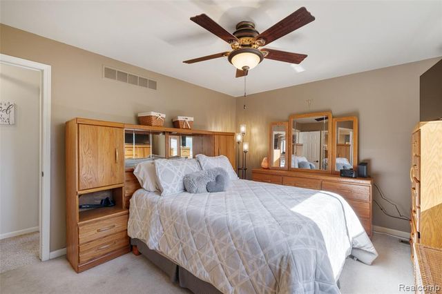 41600 Janet Drive, Clinton Township, MI 48038