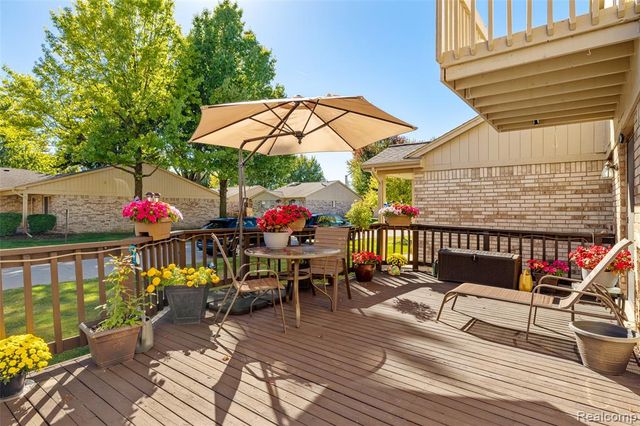 41600 Janet Drive, Clinton Township, MI 48038