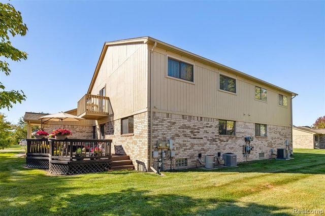 41600 Janet Drive, Clinton Township, MI 48038