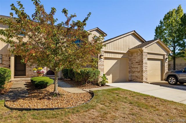 41600 Janet Drive, Clinton Township, MI 48038