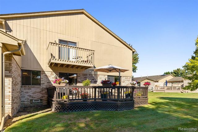 41600 Janet Drive, Clinton Township, MI 48038