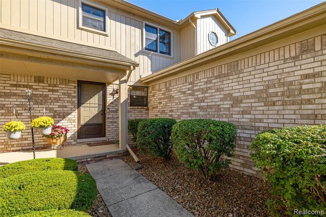 41600 Janet Drive, Clinton Township, MI 48038