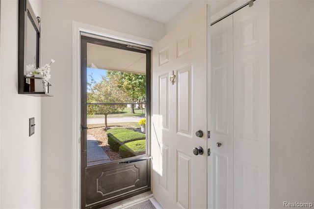 41600 Janet Drive, Clinton Township, MI 48038