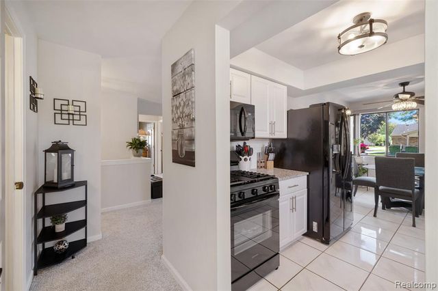 41600 Janet Drive, Clinton Township, MI 48038