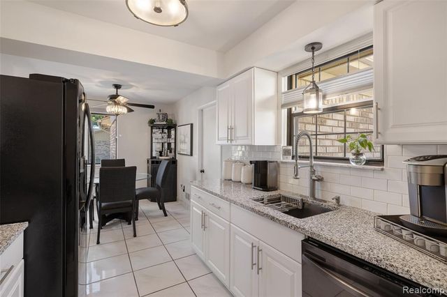 41600 Janet Drive, Clinton Township, MI 48038