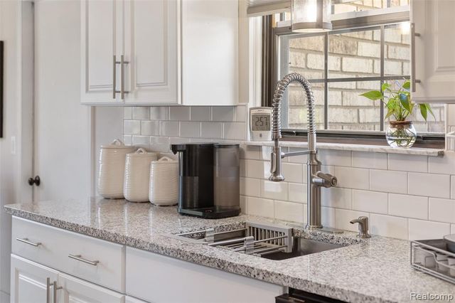 41600 Janet Drive, Clinton Township, MI 48038