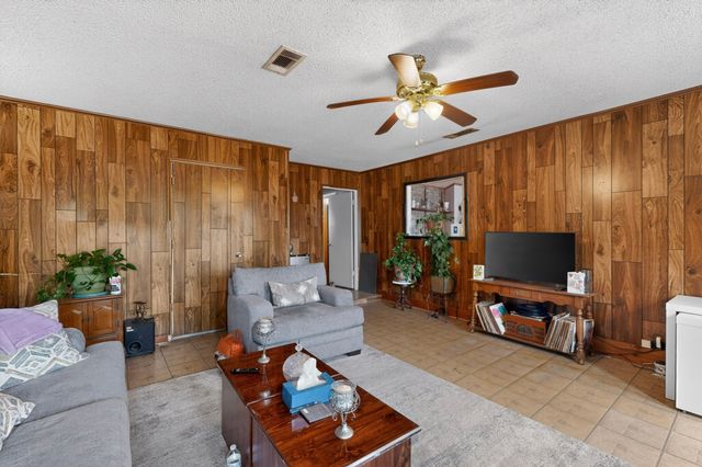 821 Cherry Hills Drive, Lancaster, TX 75134
