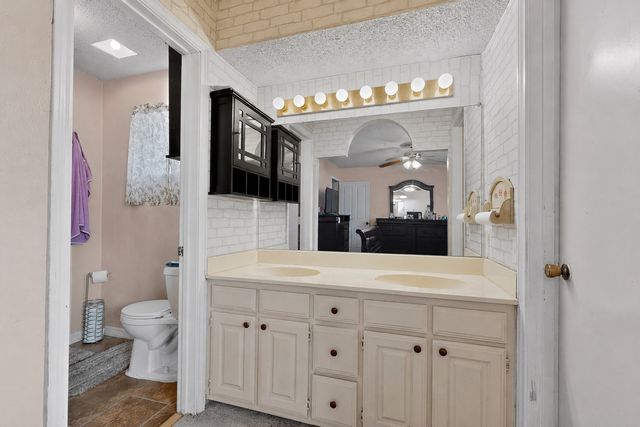 821 Cherry Hills Drive, Lancaster, TX 75134