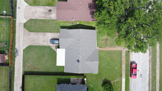 821 Cherry Hills Drive, Lancaster, TX 75134