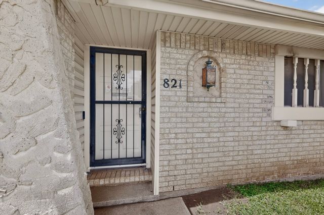 821 Cherry Hills Drive, Lancaster, TX 75134