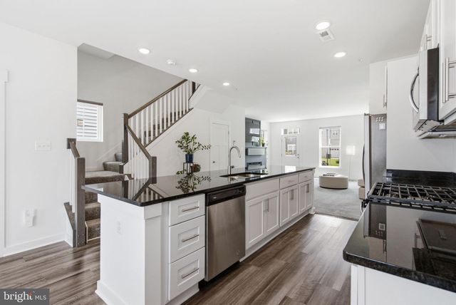 411 GILLESPIE DR, Frederick, MD 21702