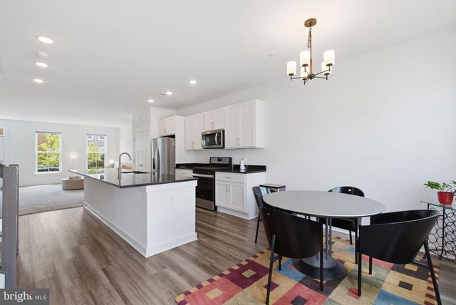 411 GILLESPIE DR, Frederick, MD 21702