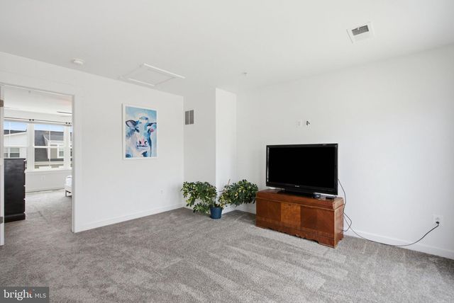411 GILLESPIE DR, Frederick, MD 21702