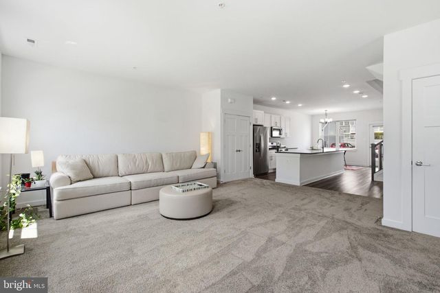 411 GILLESPIE DR, Frederick, MD 21702
