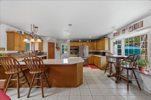 4808 W Fitzhugh RD, Dripping Springs, TX 78620