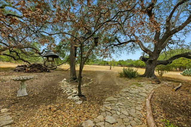4808 W Fitzhugh RD, Dripping Springs, TX 78620
