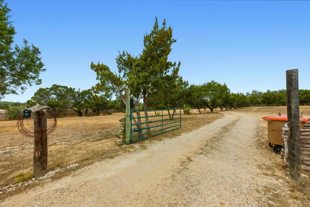 4808 W Fitzhugh RD, Dripping Springs, TX 78620