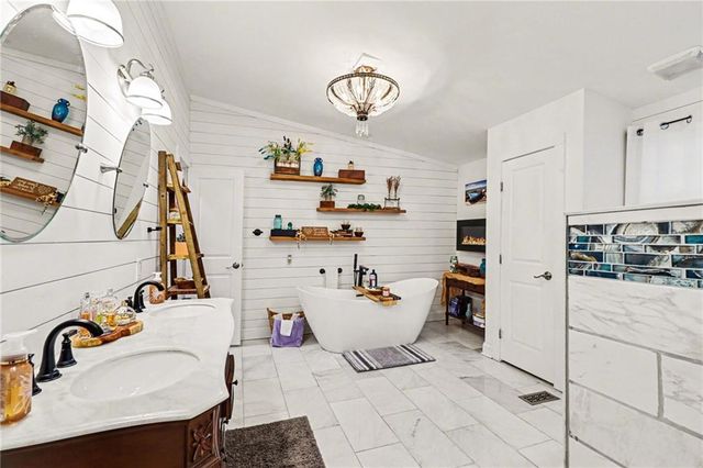 197 Hills Creek Road, Taylorsville, GA 30178