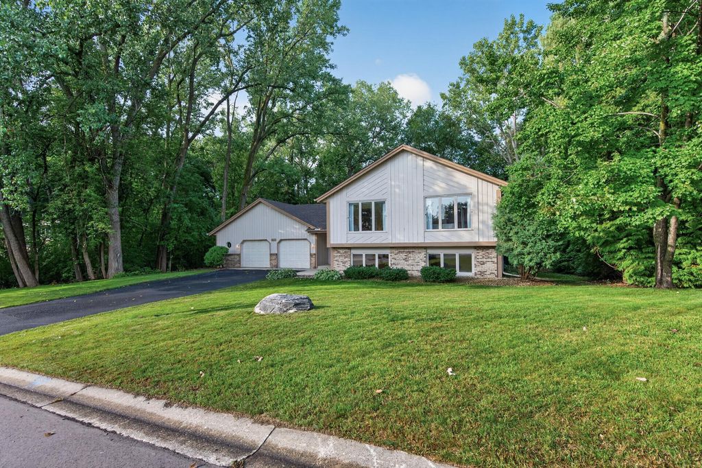 7390 130th Street W, Apple Valley, MN 55124 — exterior