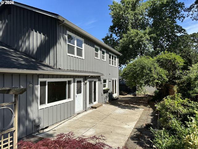 7670 Sw DANIELLE Ave, Beaverton, OR 97008
