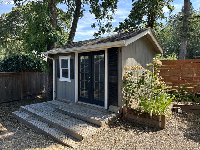 7670 Sw DANIELLE Ave, Beaverton, OR 97008