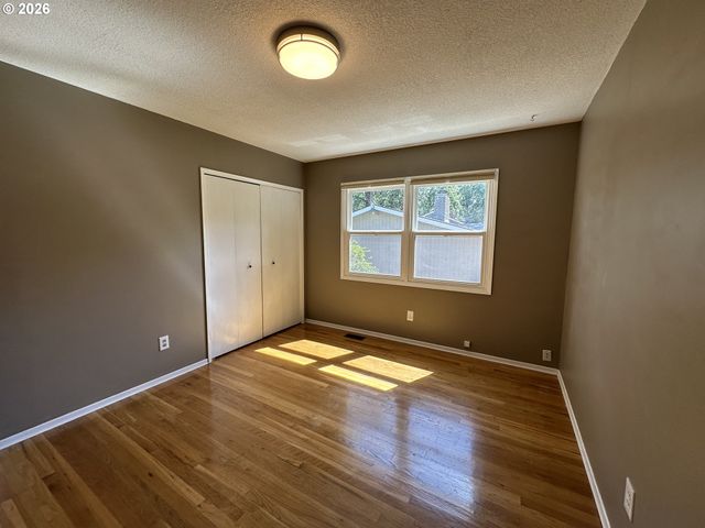 7670 Sw DANIELLE Ave, Beaverton, OR 97008