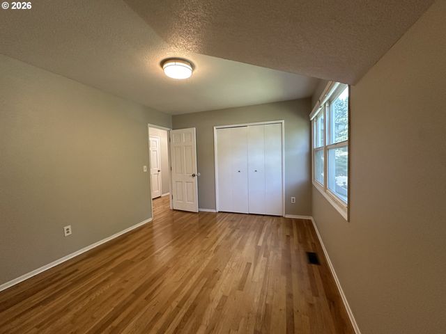 7670 Sw DANIELLE Ave, Beaverton, OR 97008